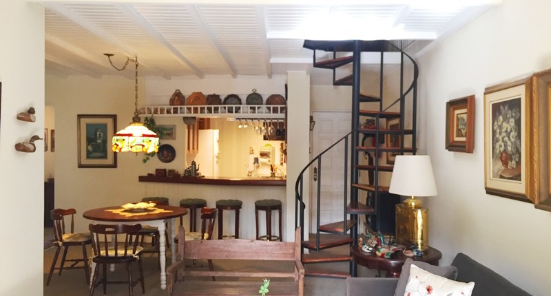 Precisa de espaço mas não quer investir muito! Que tal esse apartamento à venda em Campos do Jordão?
