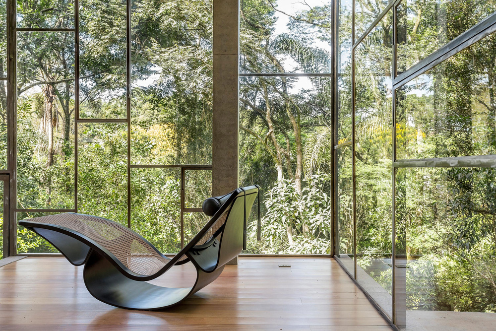 Natureza e arquitetura interagem na bela Casa Biblioteca – Atelier Branco